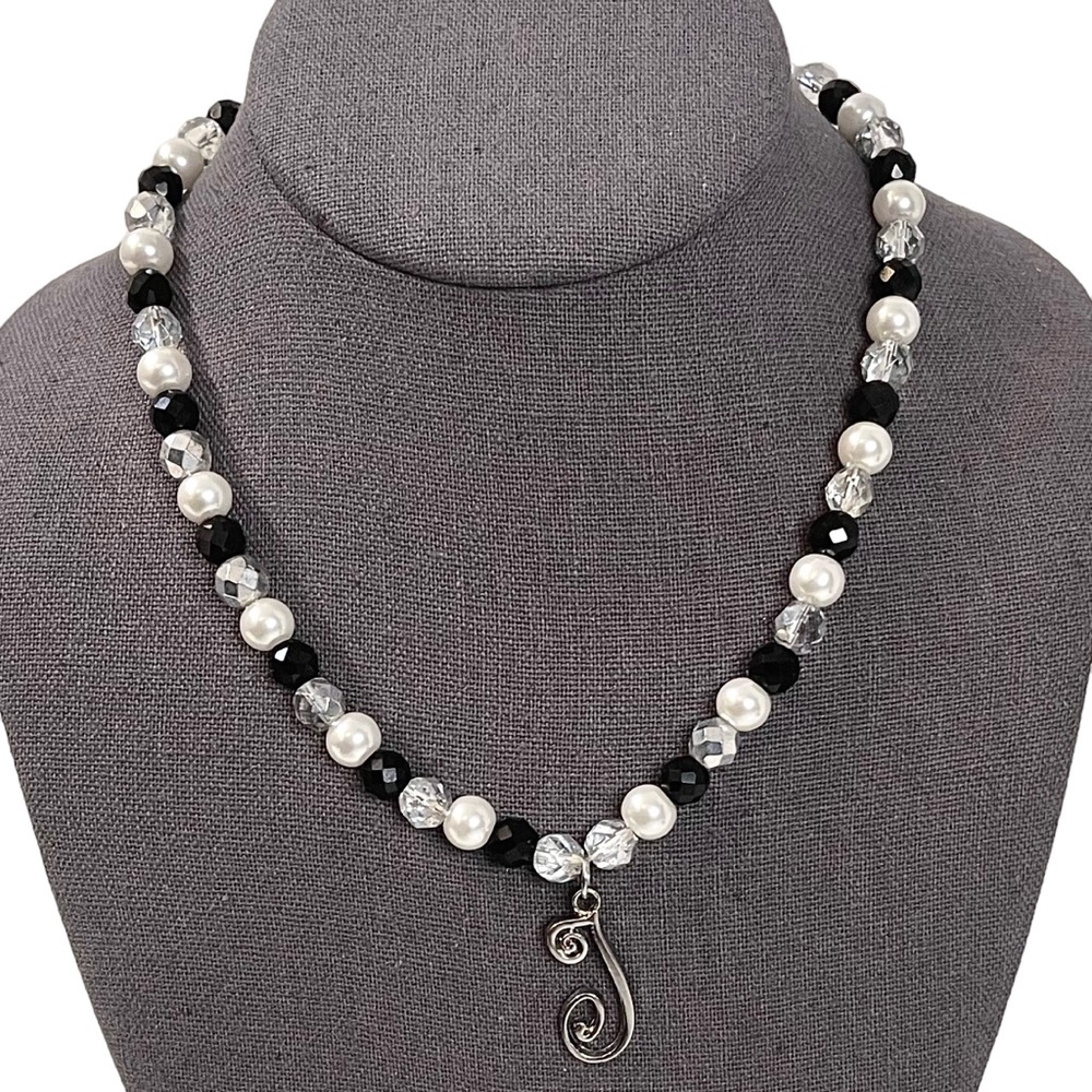 ❤️ Juicy Couture Pendant Beaded Necklace
